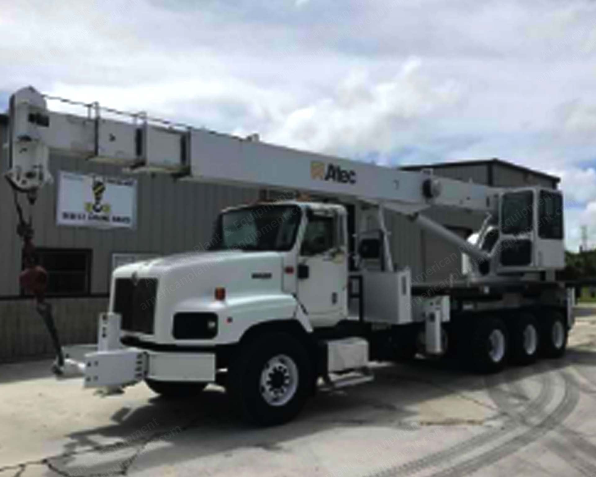 Altec, 26103, 2007, 26 Ton Capacity, 103 Foot Main Boom, Rear Mount Swing Cab Crane