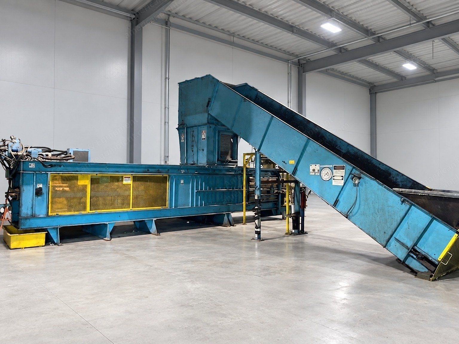 IPS, CD-865-HS-30, 2004, Closed Door Baler with Hinged Side Wall, 30 HP, 30 x 43 x 60 Inch Bale Size