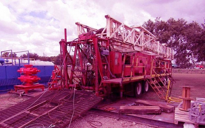 Franks, Rocket 658, Workover Rig, Detroit 8V-71 Engine, Pemco 96' Mast, McKissick 100-Ton Block