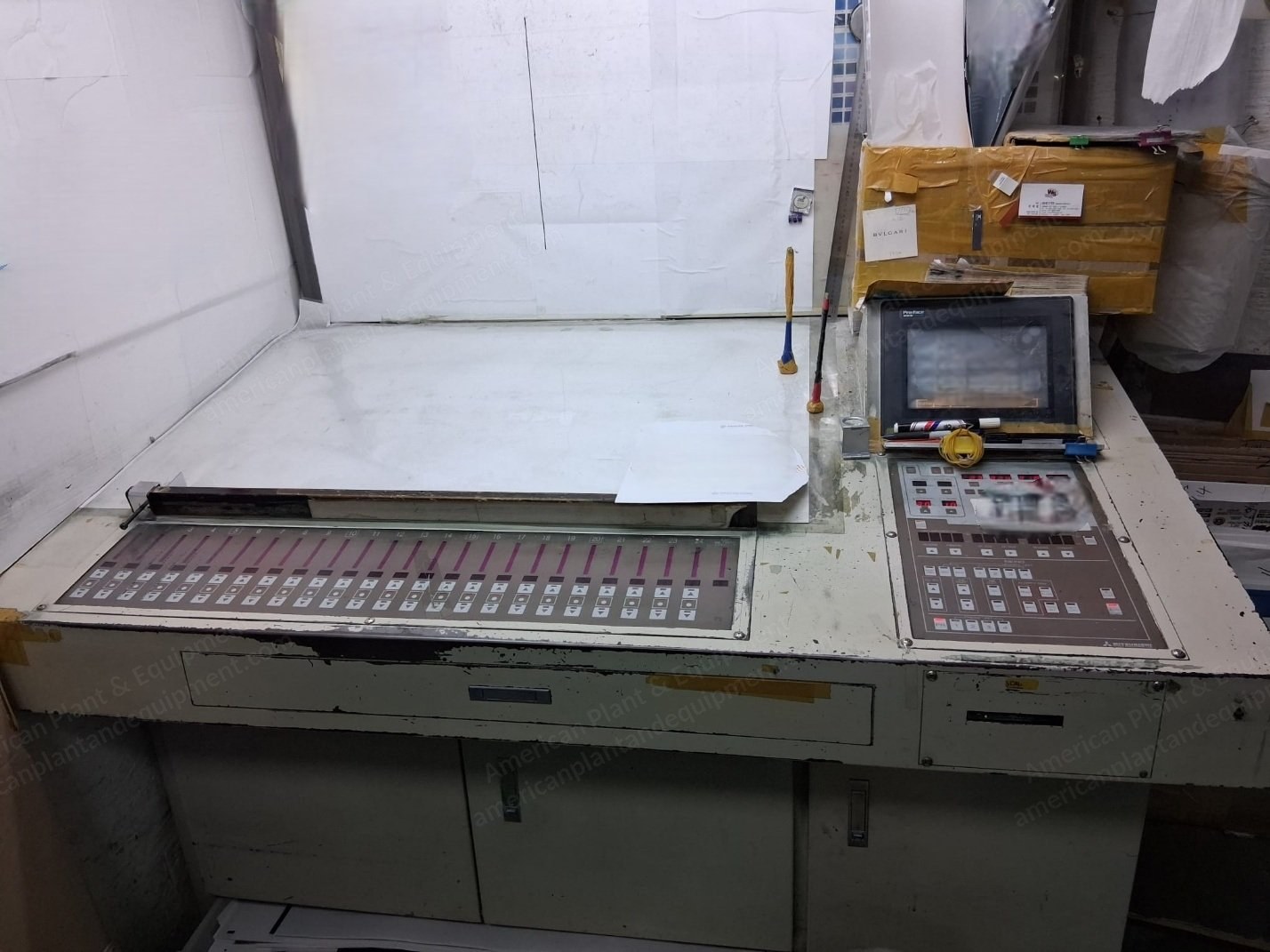 Mitsubishi, 2F4, 2001, 820x560mm, 4 Colors, 13000 SPH