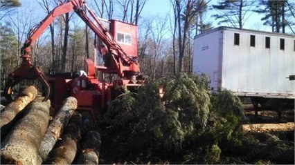 Morbark, 2400XL, 2005, Whole Tree Chipper, 250HP John Deere Turbo Diesel, Morlift 150 Knuckleboom Loader
