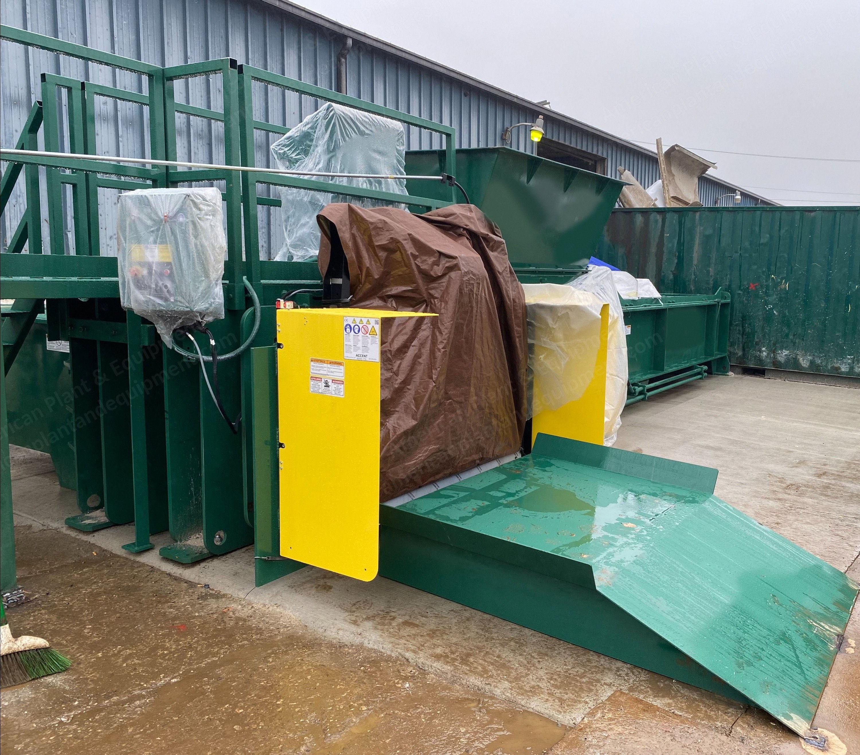 Harris, L 125 S2 118 R2, Horizontal Baler, 125HP, 166 Tons, 46" x 31" x 61" Bale Size