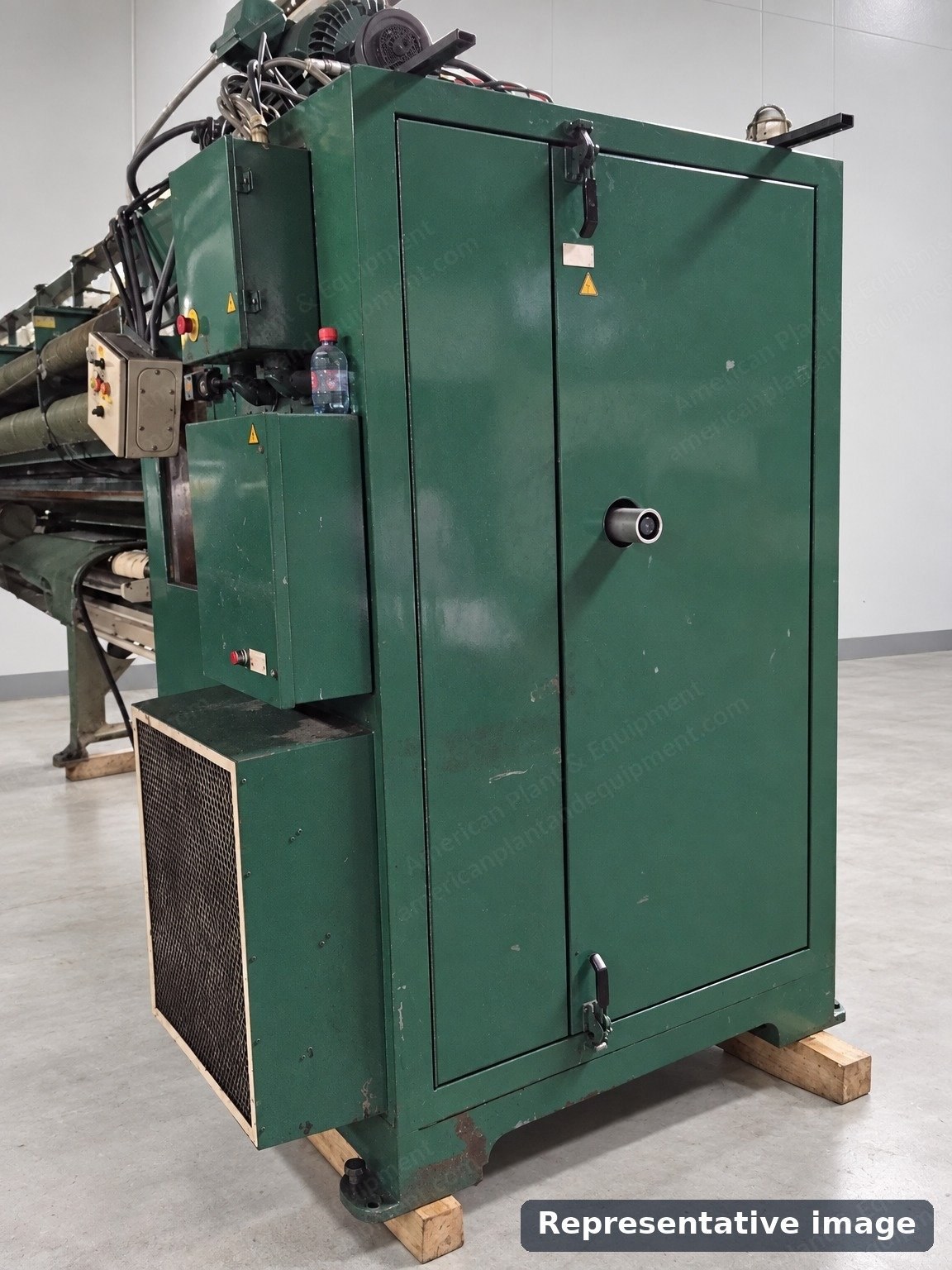 Tuftco, 1994, Broadloom Tufting Machine, 5/32 in Gauge, Loop Pile, 5 m Machine Tufting 4 m, Zig-Zag Bar