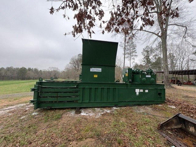 IBC, 1296-48, 1999, Closed Door Baler, 8" Cylinder, 40 HP, 60"x42" Feed Opening