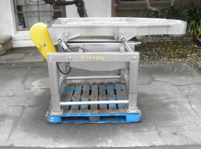 Commercial, Vibratory Conveyor, 24x56 in, Stainless Steel, 2 HP