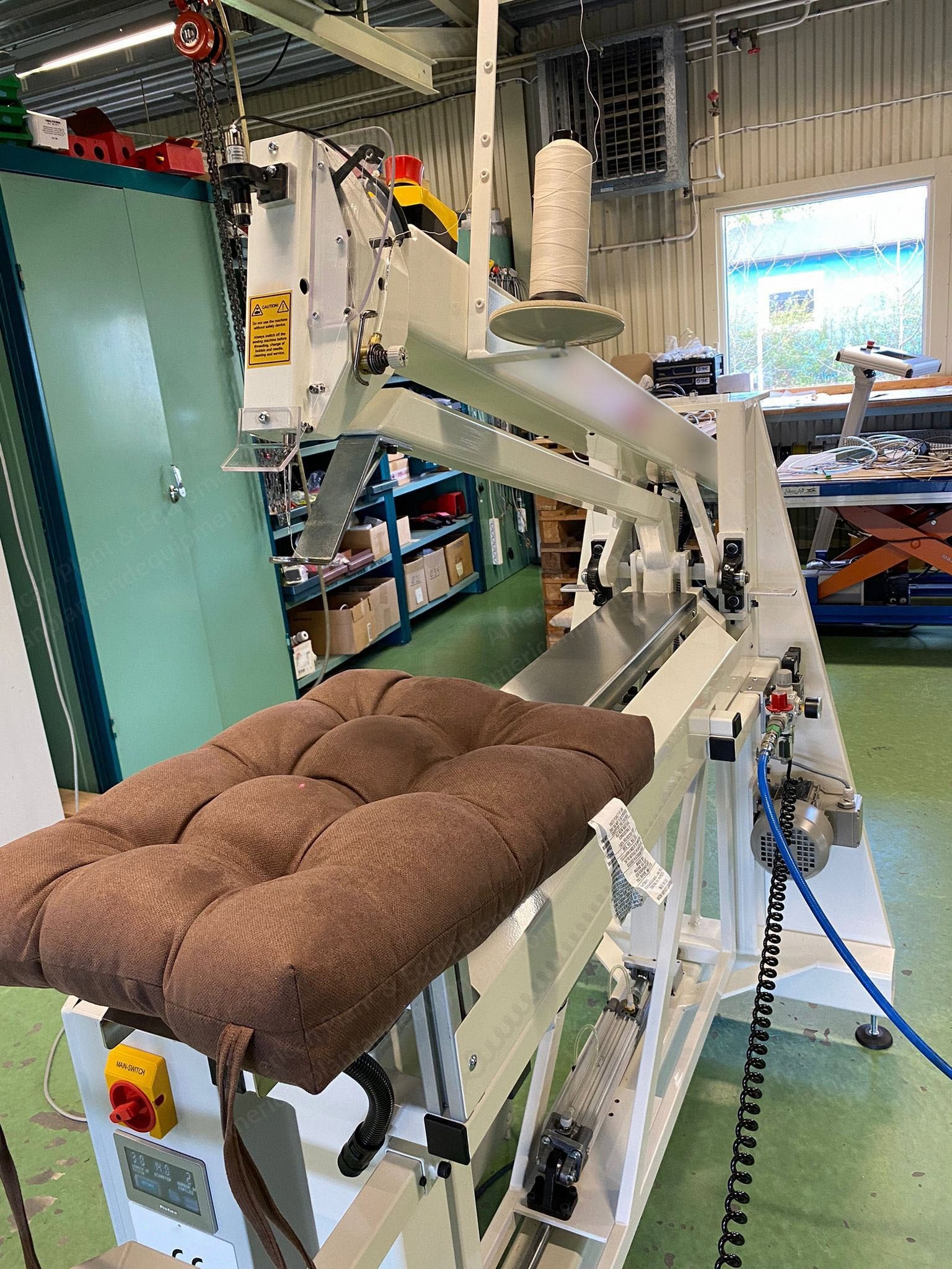 Hector, Long, Tufting Machine for Cushions, Arm Length 1000mm, Max Lift Height 250mm
