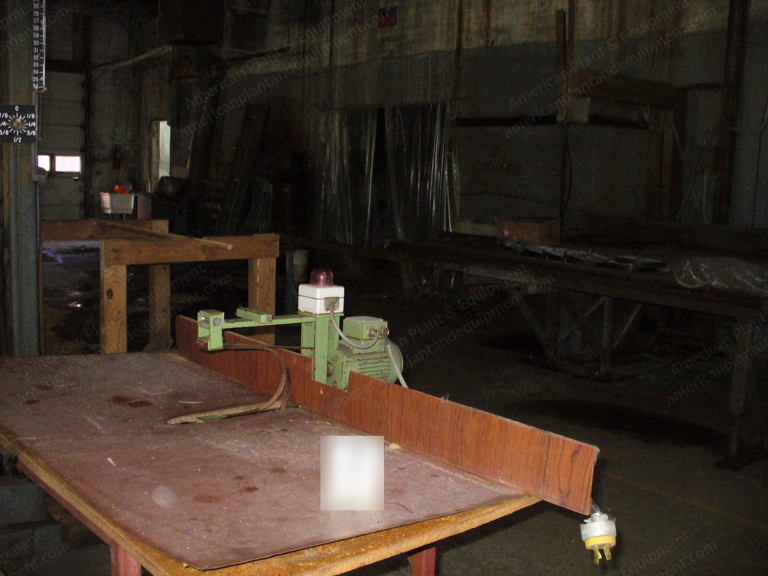Edge Saw, Vertical Slitter, 80x97 Inch Table, 25.75 Inch Throat