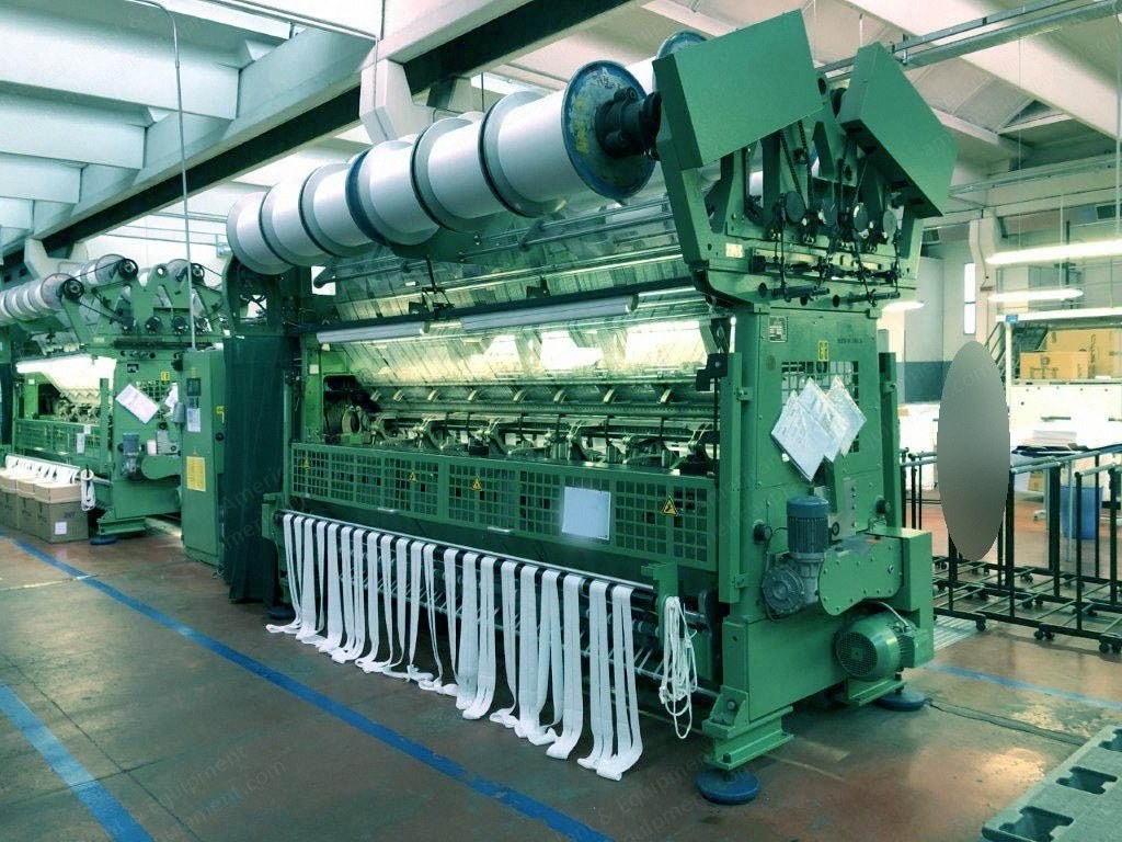 Karl Mayer, HDR12 (20) EEC, 2002, 130" Width, E18 Gauge, Double Needle Bar Raschel Machine