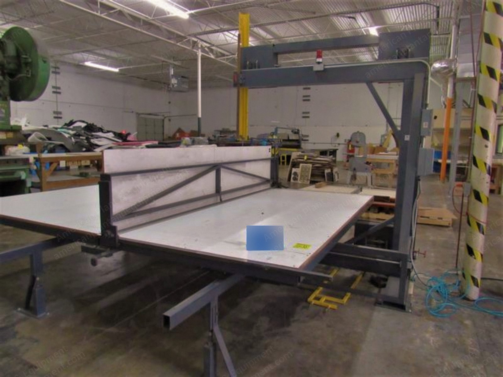Pontotoc, 60.84 VBS, Wide Format Foam Band Saw, 52 inch Cutting Height, 10x12 ft Sliding Table