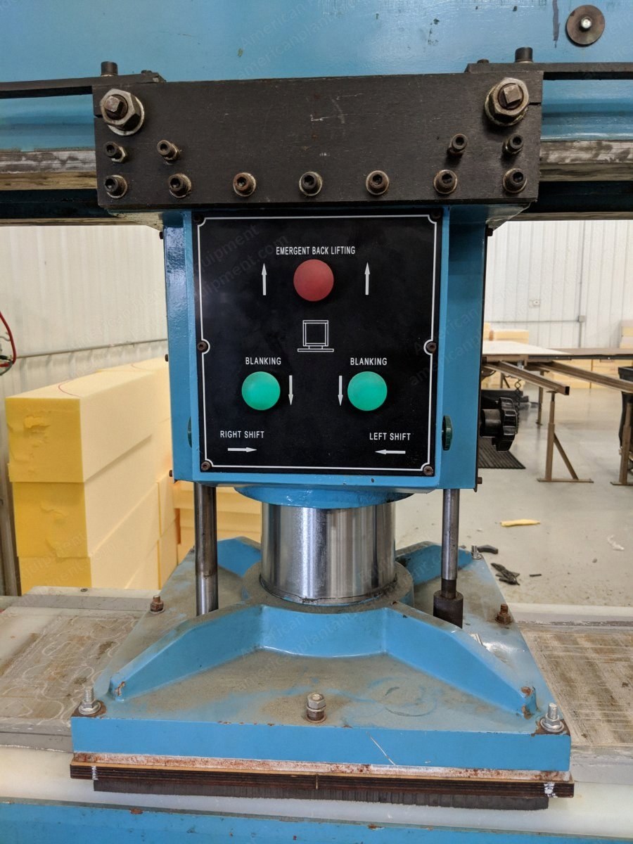 Traveling Head Hydraulic Press, 2007, 25 Metric Tons, 500x500mm Head, 500x1600mm Bed