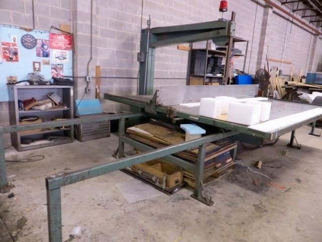 Femco, B-30, Vertical Foam Saw, 114x125 Inch Table, 40 Inch Max Cutting Height