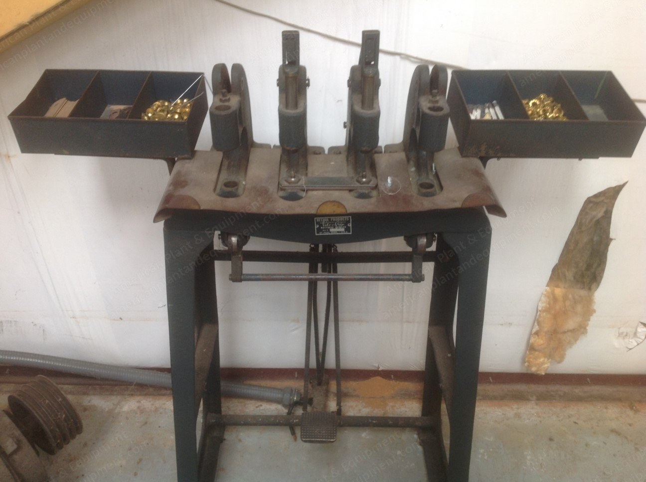 Bechik Handle and Vent Machine