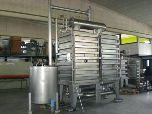 Obem and Loris Bellini Hank Cabinet Dyeing Machines, High Temperature (110°C), Under Pressure, Low Liquor Ratio