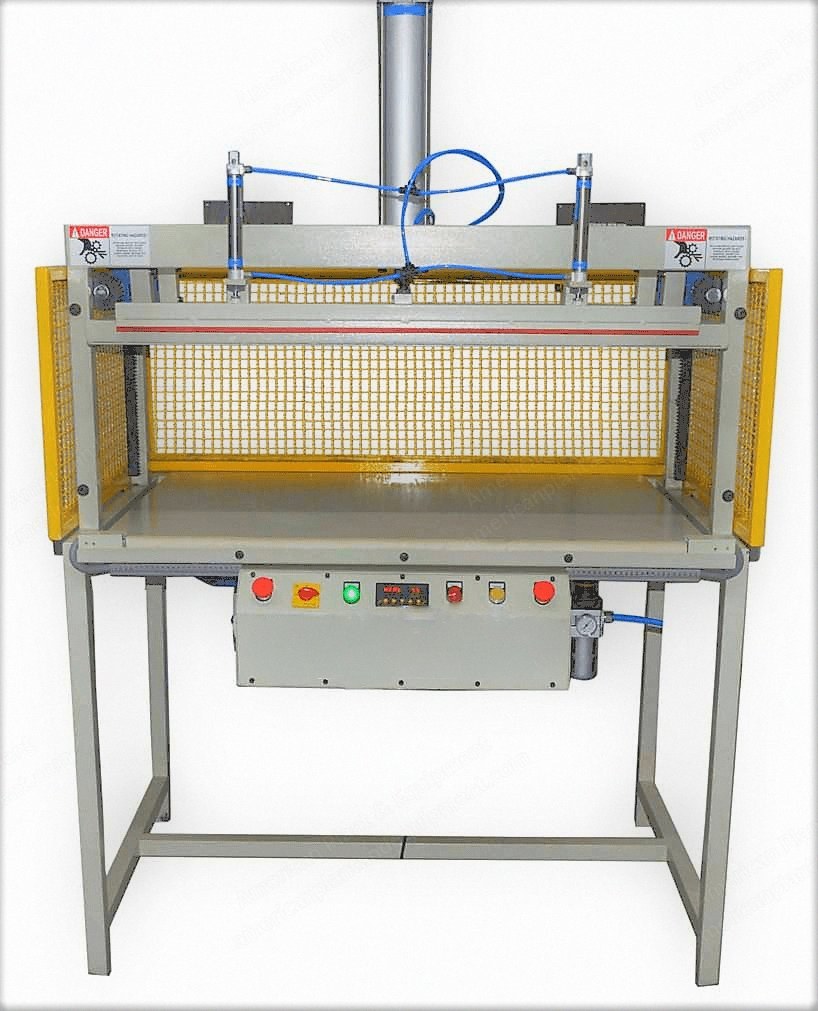 NovaStar, VPM-24, Vacuum Packing Machine for Pillows, 14 CFM, 110/220V