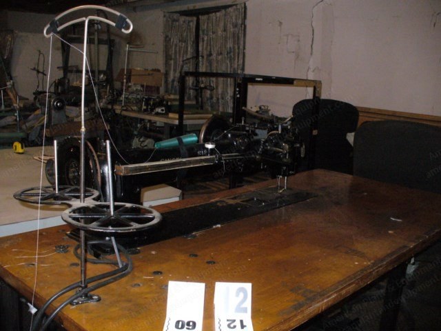 Singer, 145 W 304, Long Arm Sewing Machine, with Table, Motor and Pedal