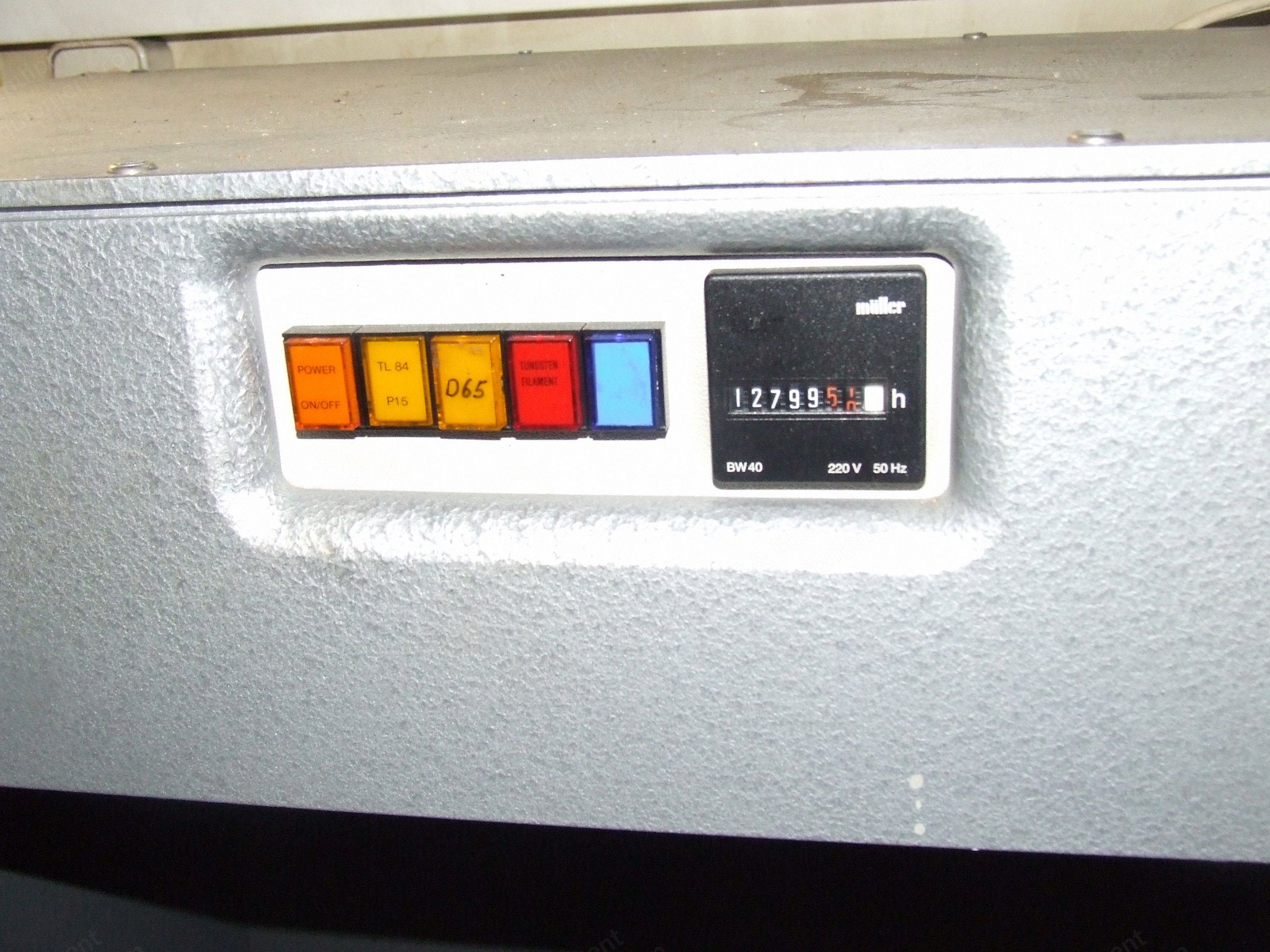Verivide, Daylight Lamp, 1990, 700x420x420mm, D65, TL84, UV