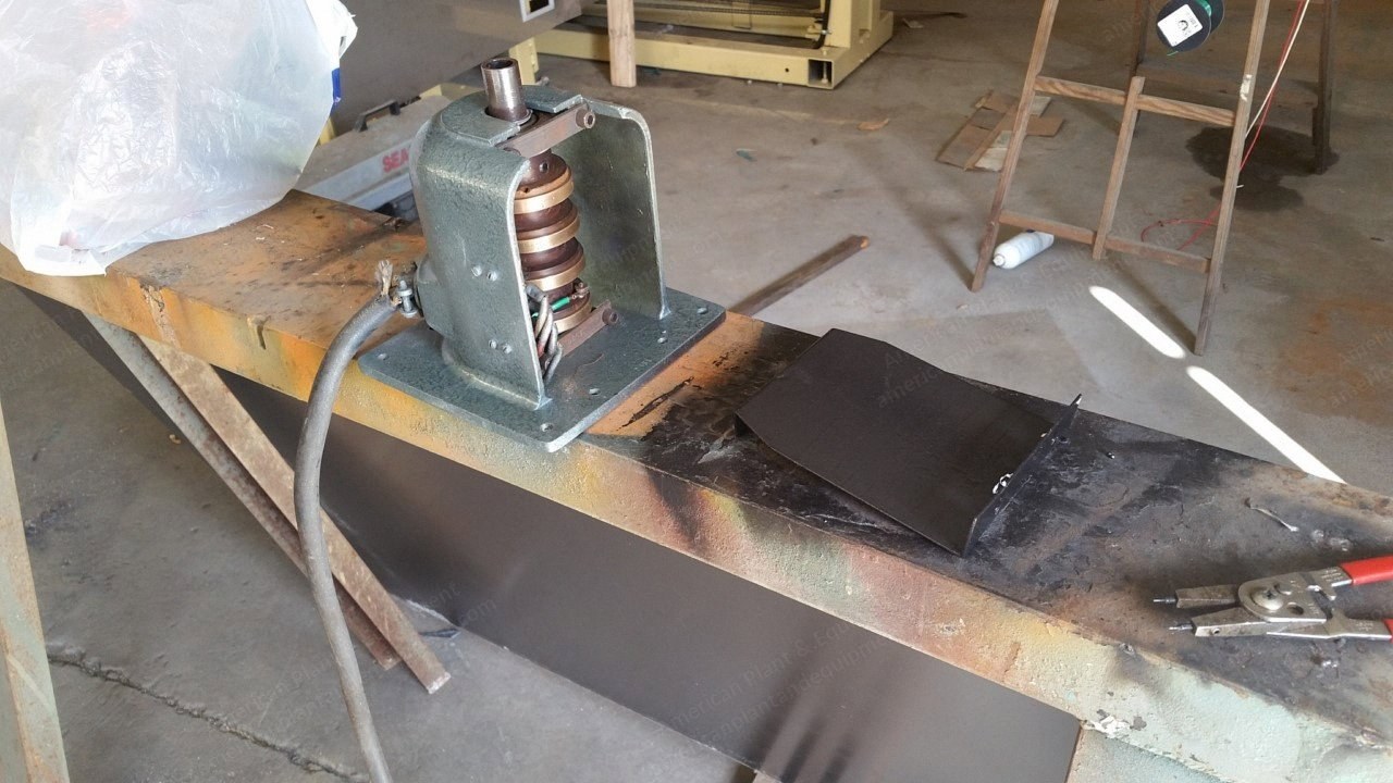 Electrical Feed Over Tape Edge Machine Overhead Swivel