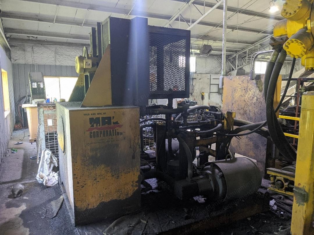 Granutech Saturn, Model 62 40, 1995, Dual Shaft Shredder, 200 HP, 32x54 inch Feed Opening