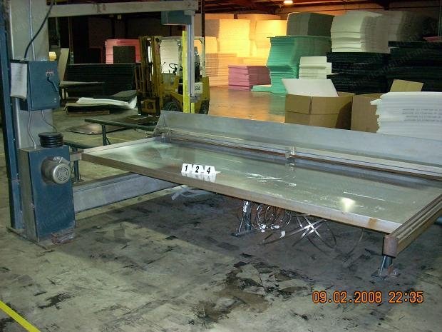 Femco, Manual Vertical Saw, 10'6" Width x 9'6" Length, Fits 82" Wide Bun