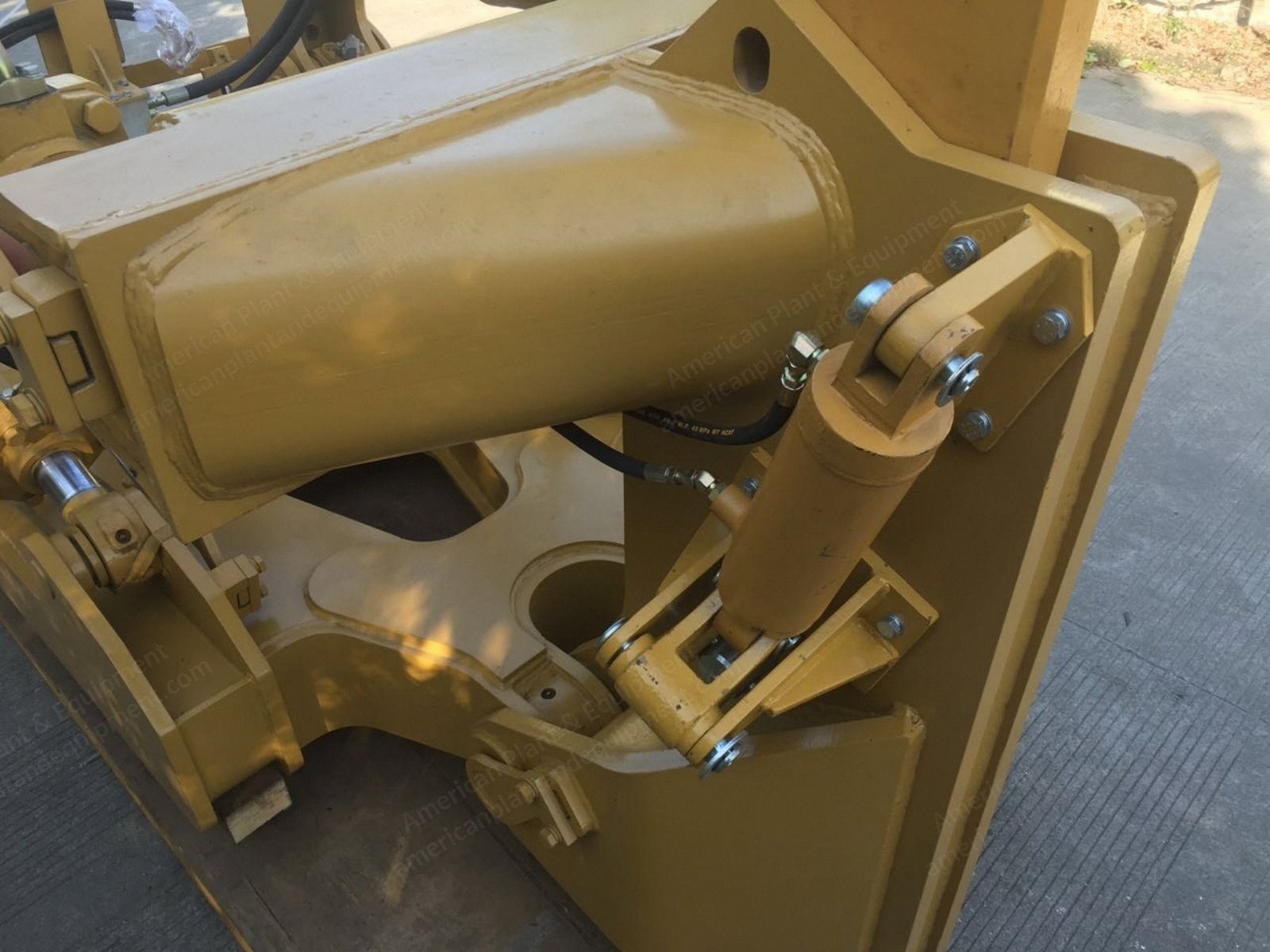 NovaStar, Single Shank Ripper, Fits Caterpillar D9, New, Includes Pin Puller and Transmission Guard