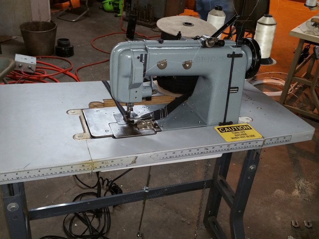 Singer, 300W, Sit Down, Tape Edge Attachment