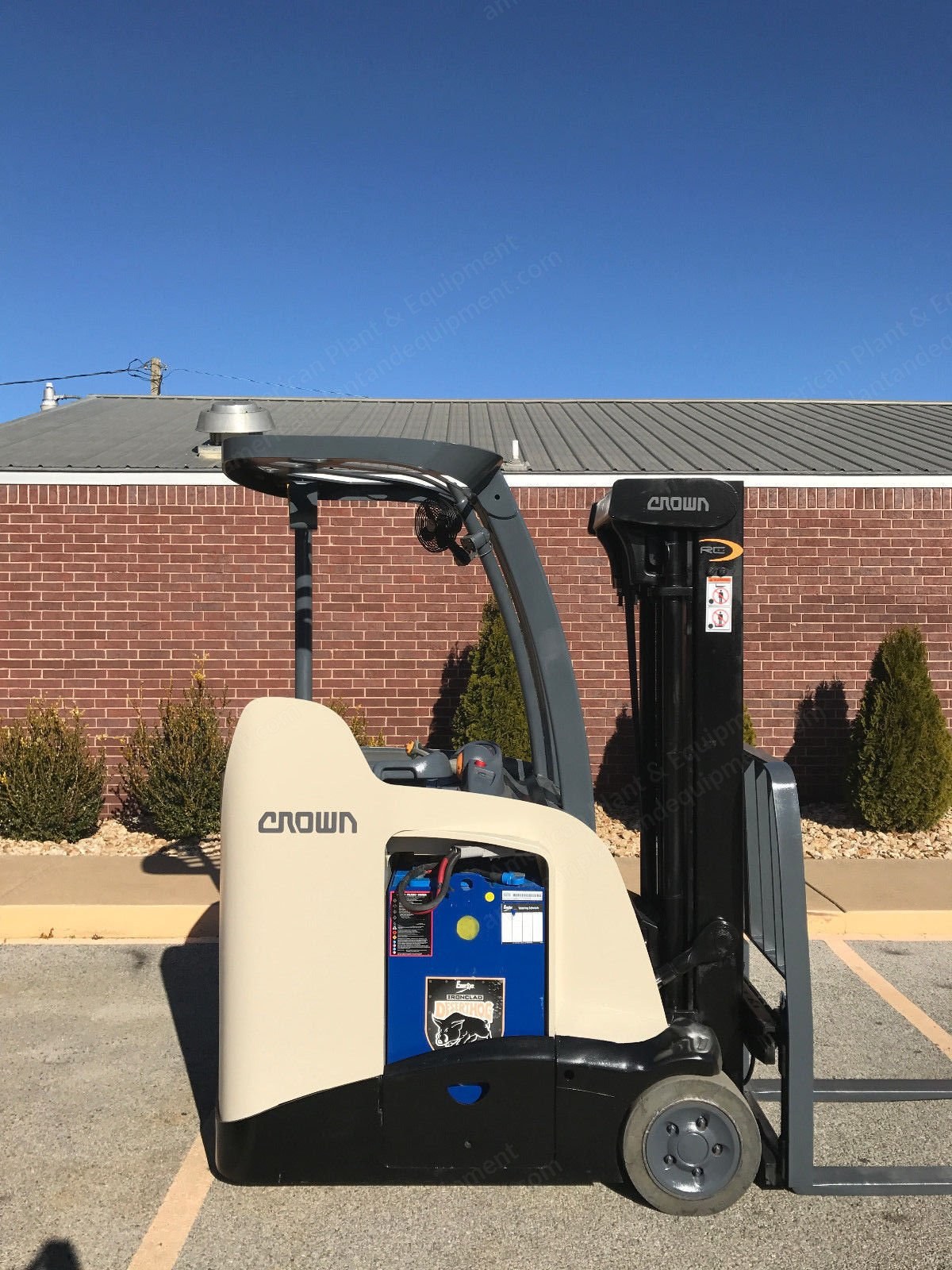 Crown, RC5500-30, 2011, Standup Counterbalanced Lift, 3000 lbs Capacity, 83-190 Triple Mast, 36V