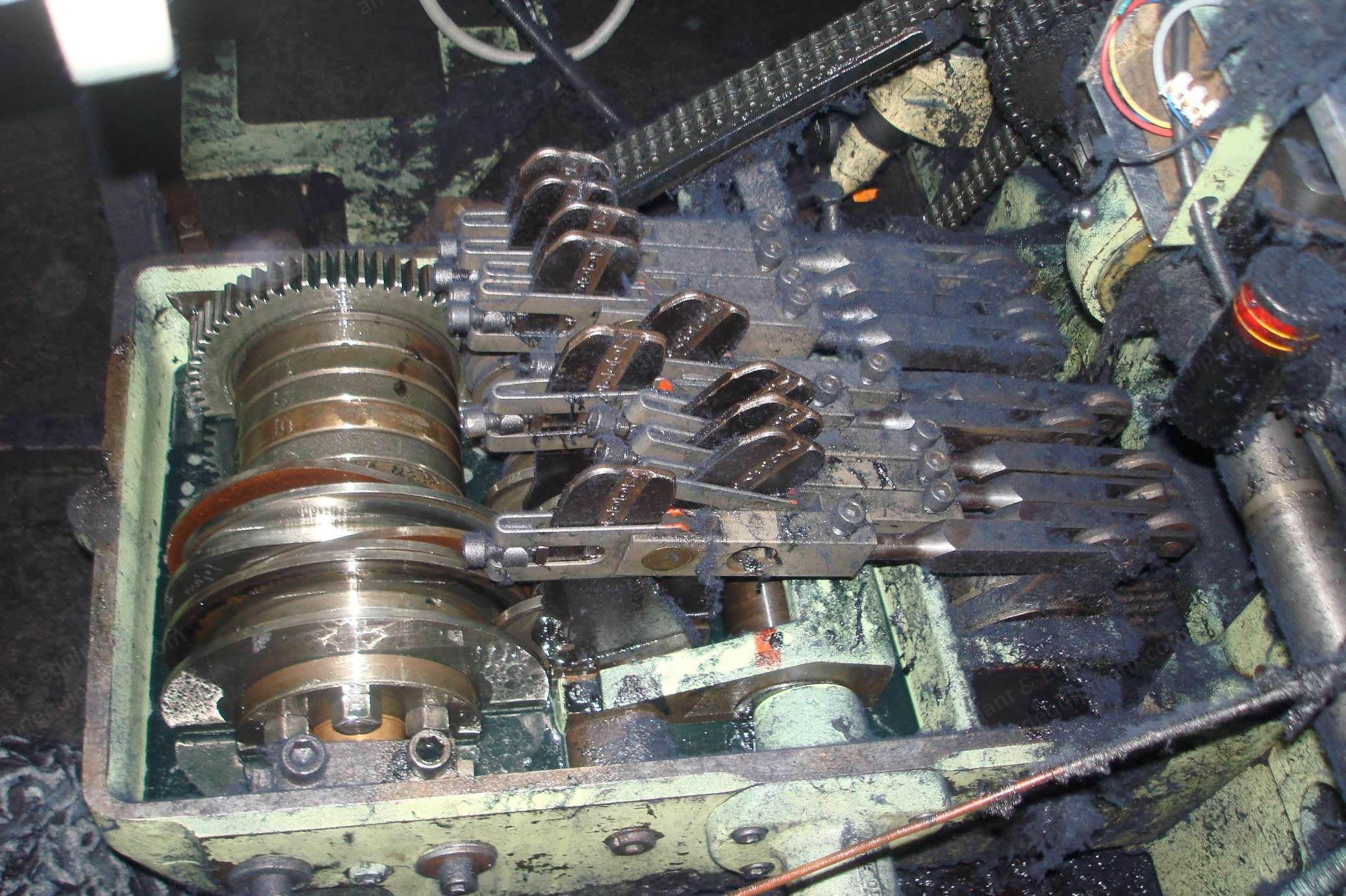 Sulzer, P7100 & PU, 153" Width, 2 to 4 Colors, Tappet Motion, 32 Looms