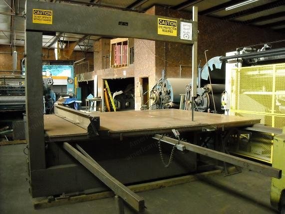 Edge Saw Vertical Cutter, Model G-8, 146x120 inch Table, 96 inch Throat Depth
