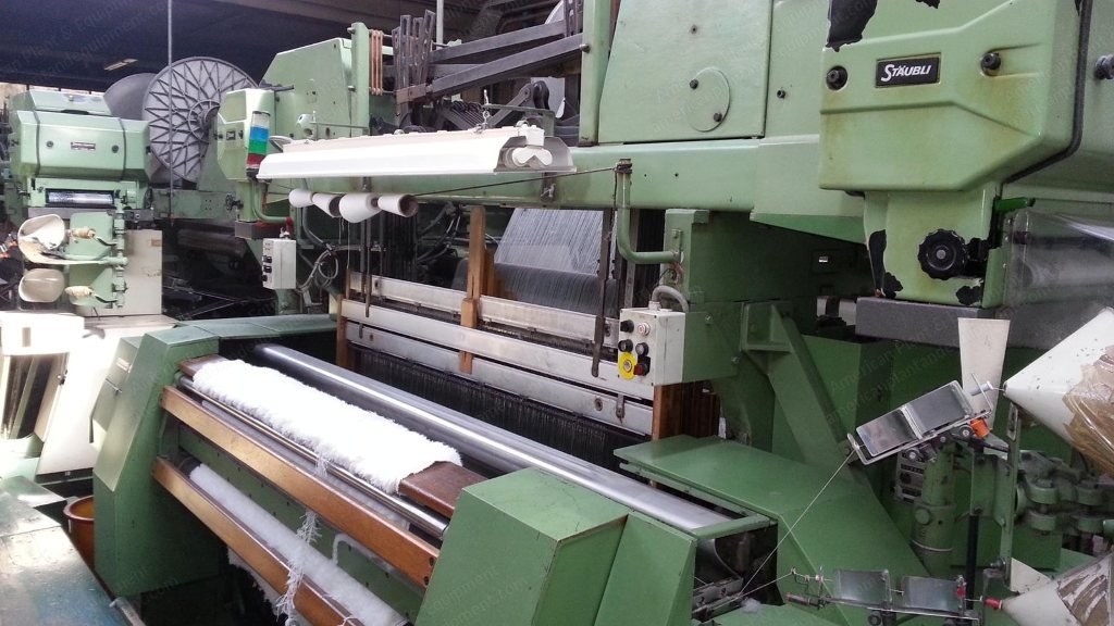 SACM, MAV-Velours, 1974-1984, Velours Looms for Synthetic Fur, Working Width 1800mm, 2 Weft Colors