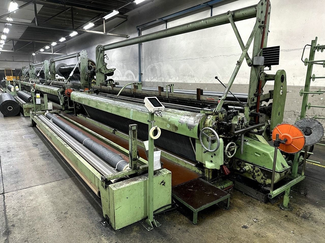 Sulzer, TW11 213 ES 105 E6 D1, 213cm Working Width, Cam Motion, Single Color, 6 Heddle Frames