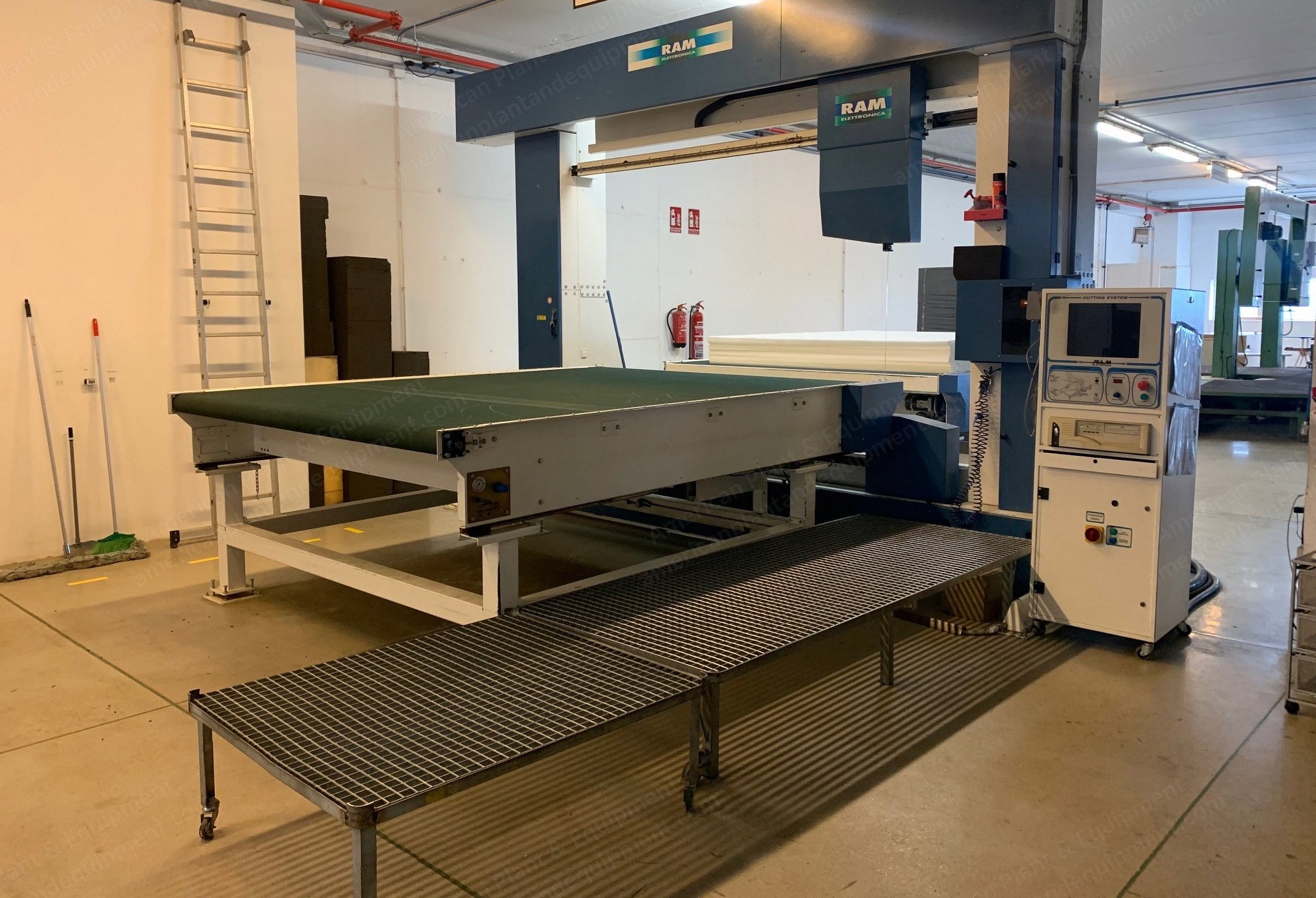 Ram Elettronica, VCR 60, 2008, CNC Vertical Foam Cutting Machine, 2400x3000x1200mm, Nesting Software