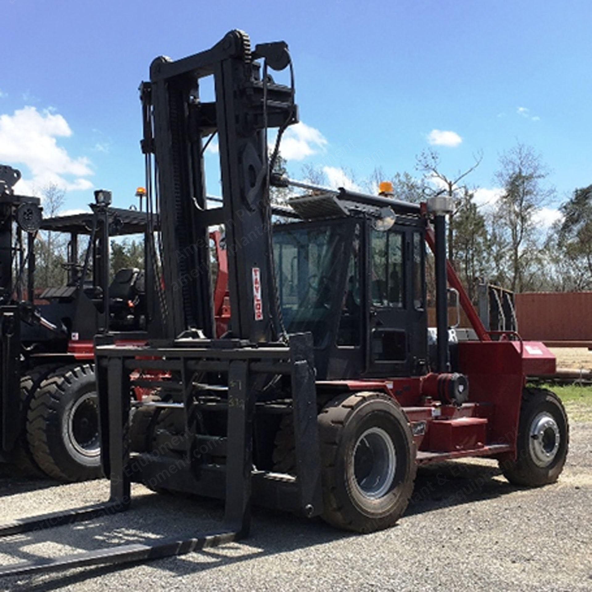 Taylor, T300M, 2004, 30,000 lb Capacity, Cummins 5.9 Diesel Engine, 15' Mast, 96" Forks