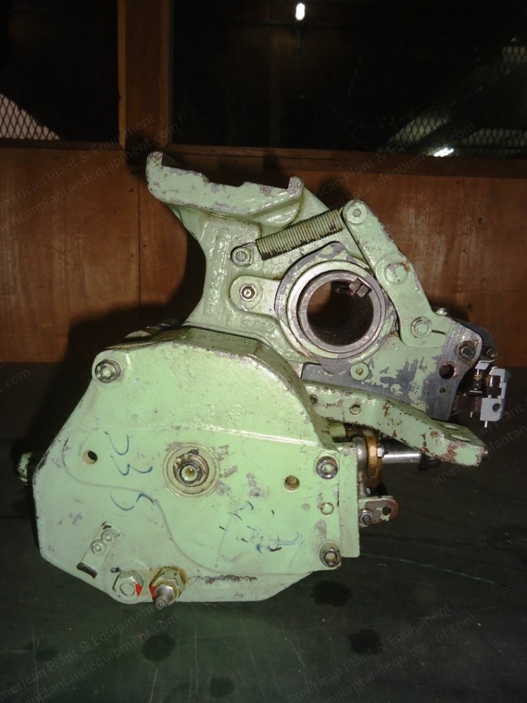 Dornier, Model 105, Grease Bath Center Tucking Devices