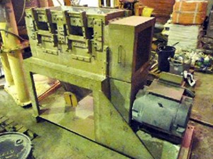 Cumberland, 50H-XRI, 1981, 200 HP, 26x50" Feed Throat, 18 Knife Hog Style Rotor