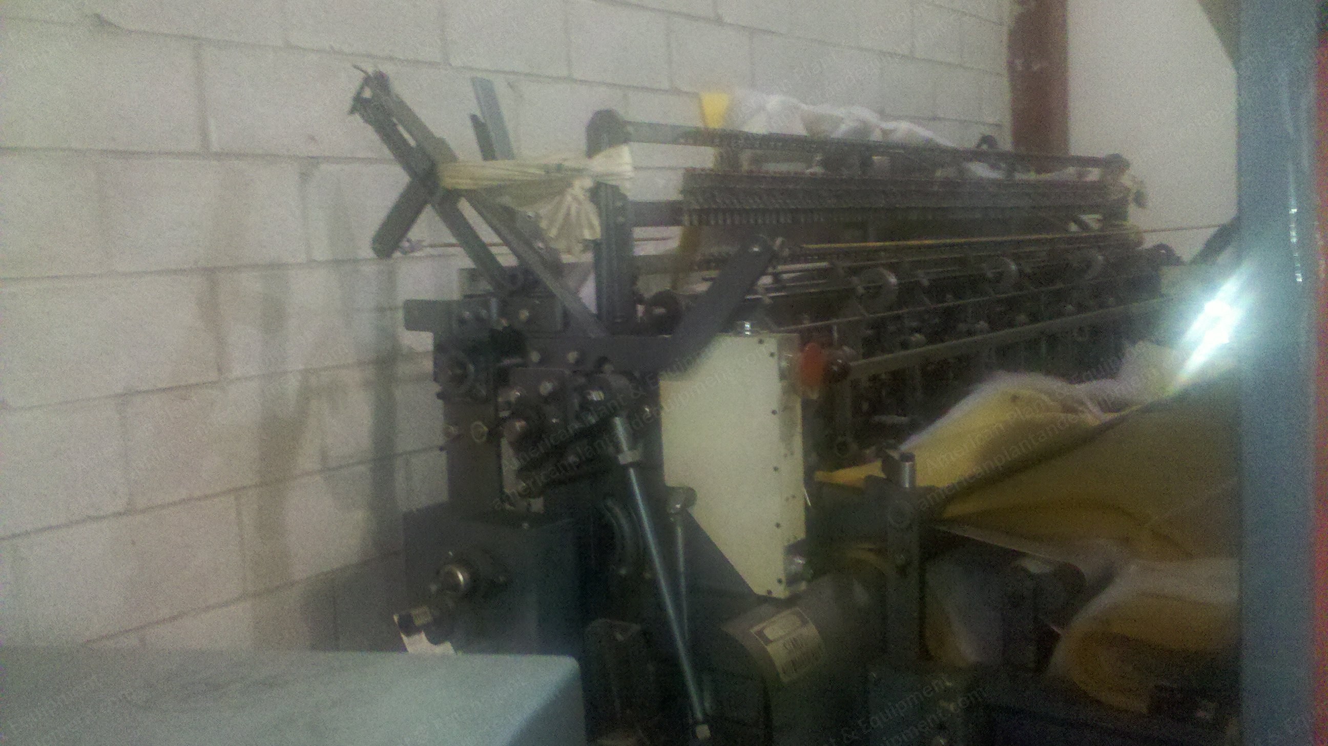 Gribetz, DG2100, 86 Inch Wide, Computerized Chain Quilter, with Bobbin Creels, Foam Fabric Feed