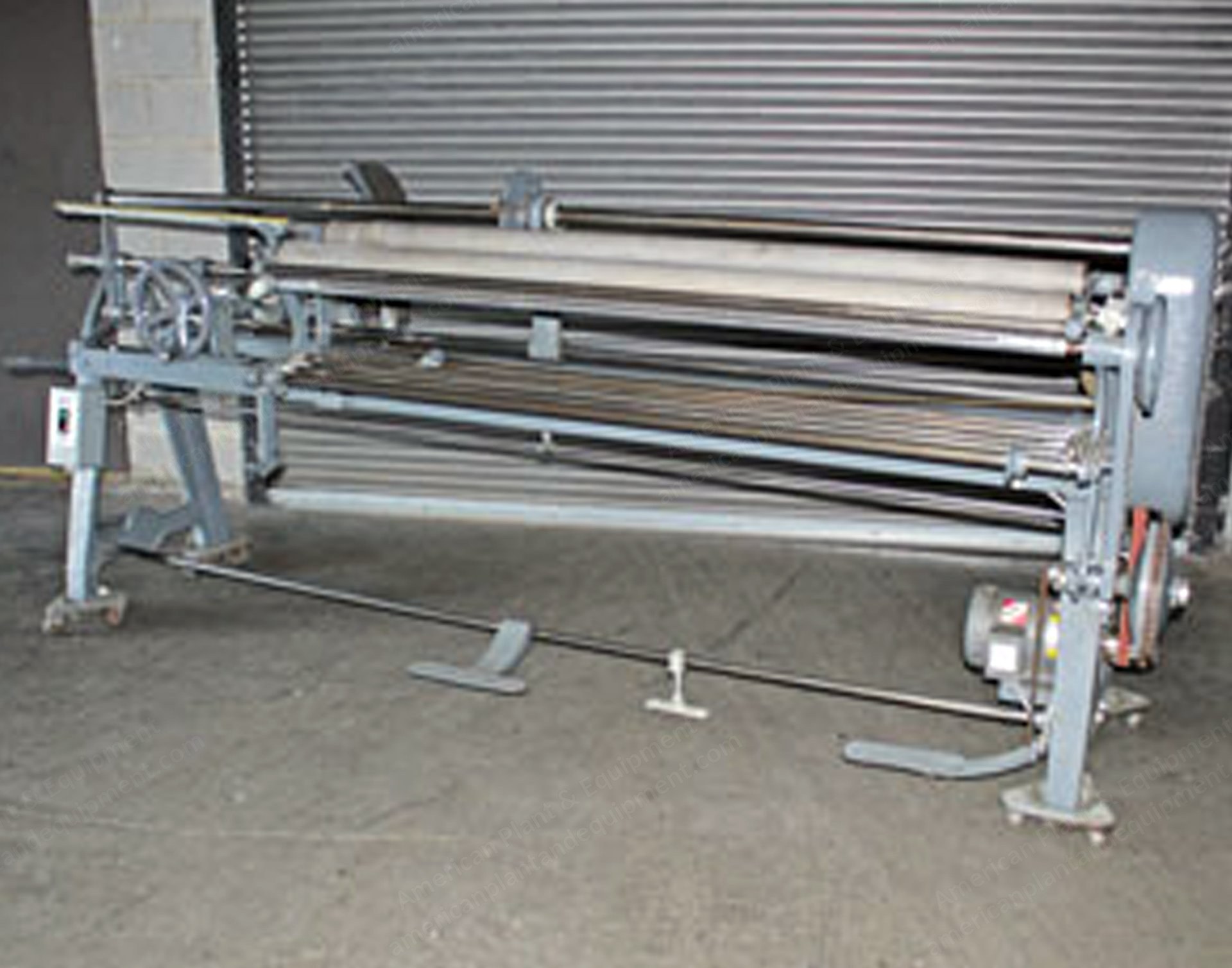 Utica, Fabric Slitter with Rewinder, 102 inch Shaft, 12 inch Blade, 220V