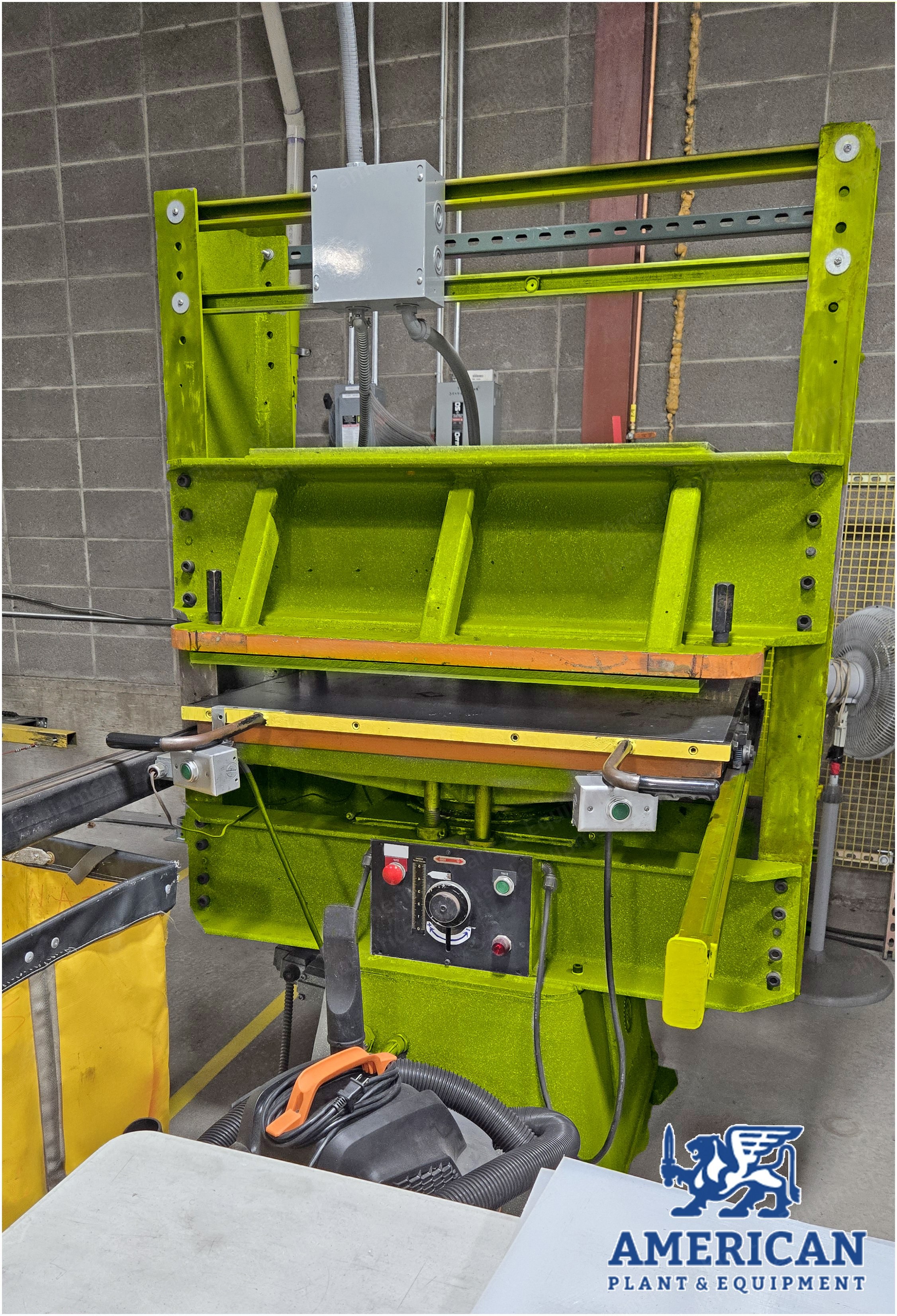 Schwabe, DG, 35 Ton Capacity, 36x30" Platen, Hydraulic Press