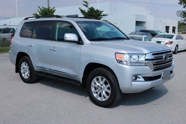 Toyota, Land Cruiser Base, 2016, V8 Engine, 8-Speed Automatic, Classic Silver Metallic, 3,296 Miles