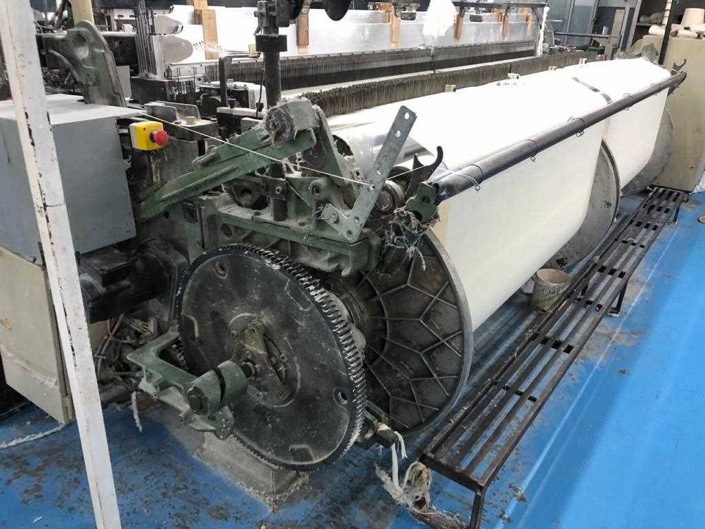 Picanol, Omni Plus, 2002/2003, 3400mm Working Width, Staubli Dobby 2861, 4 to 6 Colors
