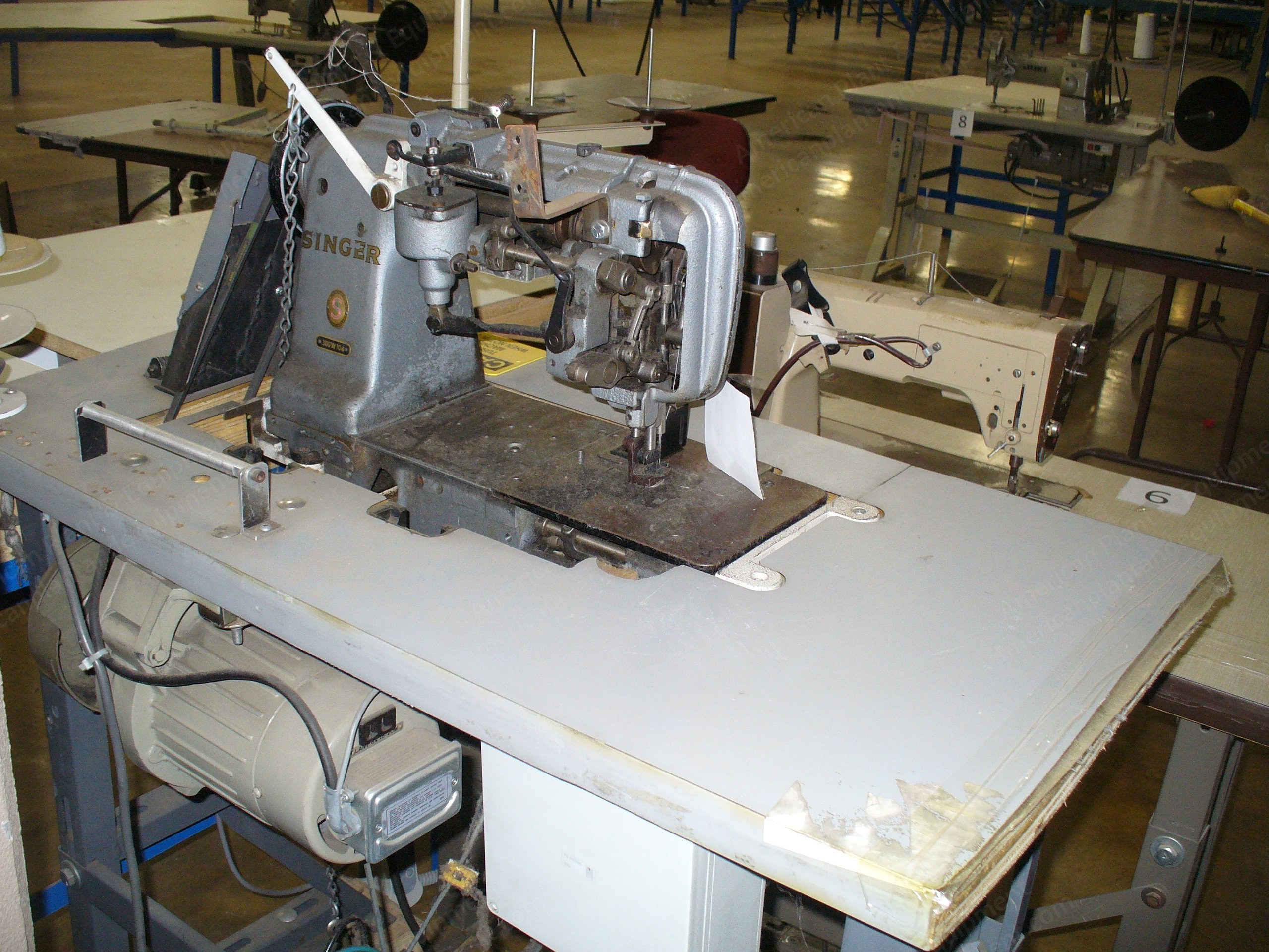 Singer, 300W 104, Sewing Head, with Table and Motor