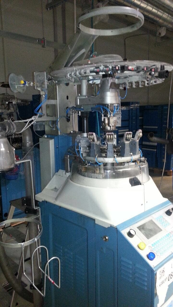 Lonati, G615, 2007, Sock Knitting Machine, Cylinder 3.75", Gauge 9, 112-132 Needles