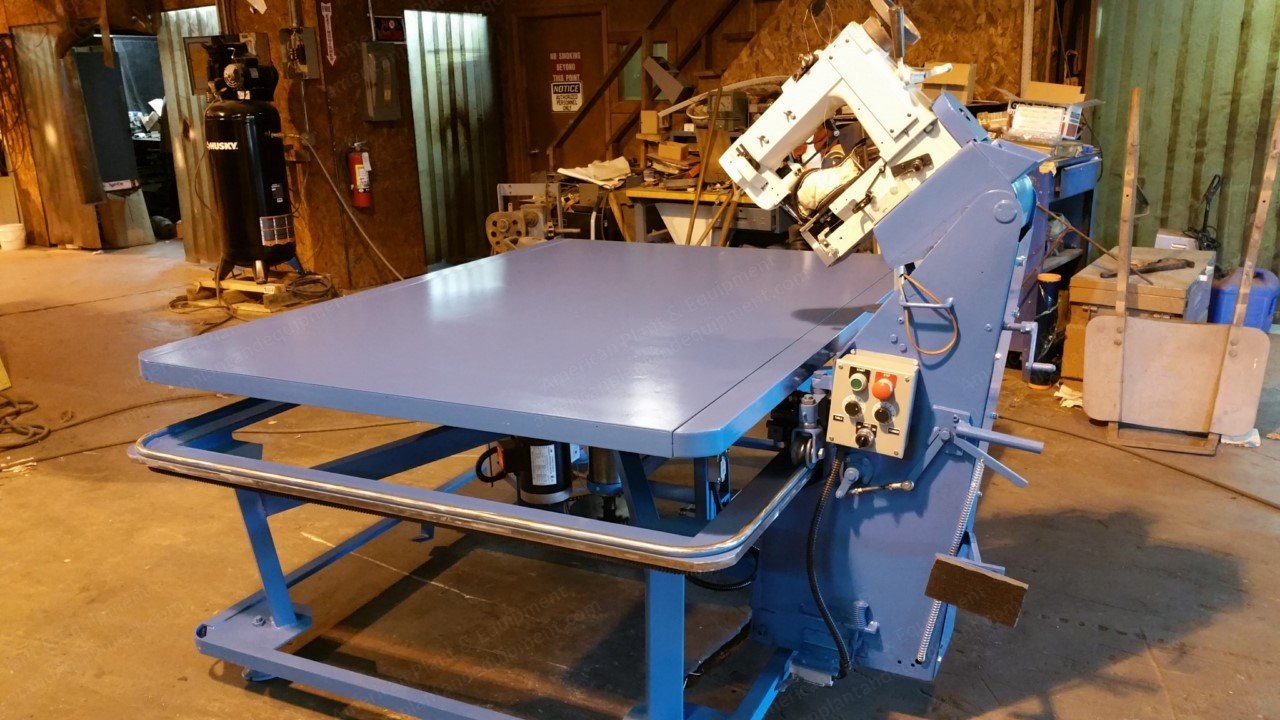 James Cash, Queen Size, Rebuilt Tape Edge Machine, Singer 300U Head, 60x80 inch Table