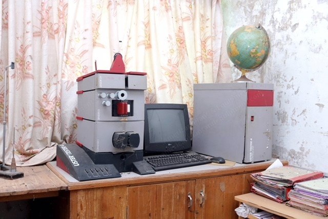 Uster, UT-4 SX, 2002, with Built-In Hairiness Sensor, Capacitive Sensor, Automatic Bobbin Changer