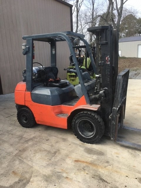 Toyota, 7FGU25, 2006, 5000 lbs Capacity, Triple Stage Mast, LP Gas, Sideshift