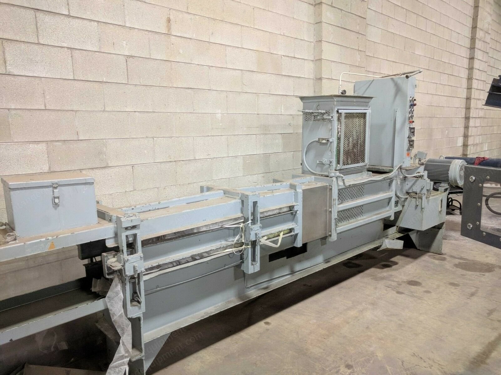 Maren, Horizontal Baler, 15 HP, 2 Bale Ties, 20 Amps