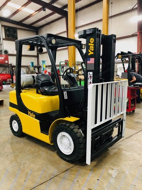 Yale, GLP050VX, 2009, 5000 lbs Capacity, Triple Stage Mast, Solid Pneumatic Tires