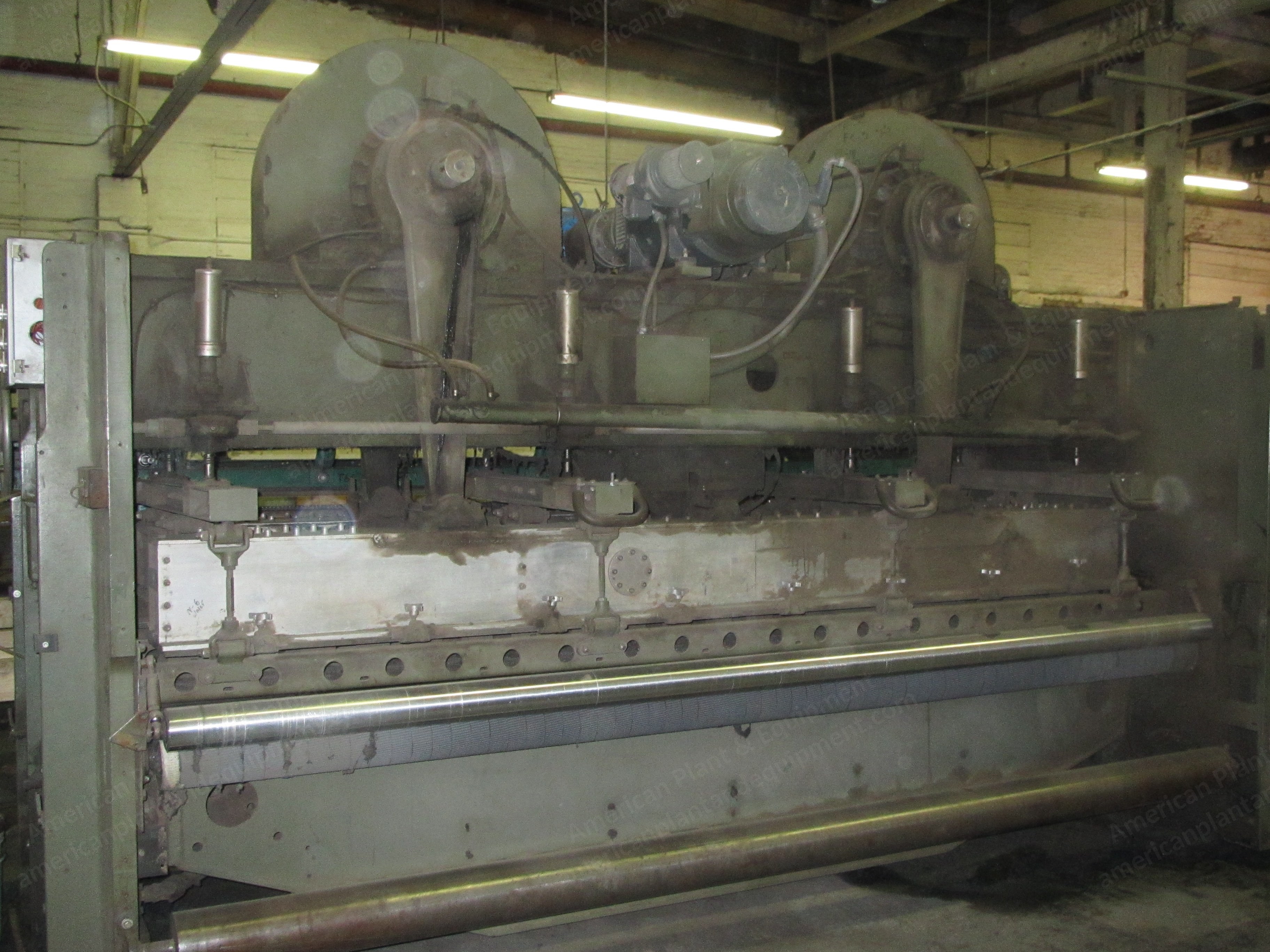 Hunter, Model 54, 132" Width, 90 Needles Per Inch Needle Loom