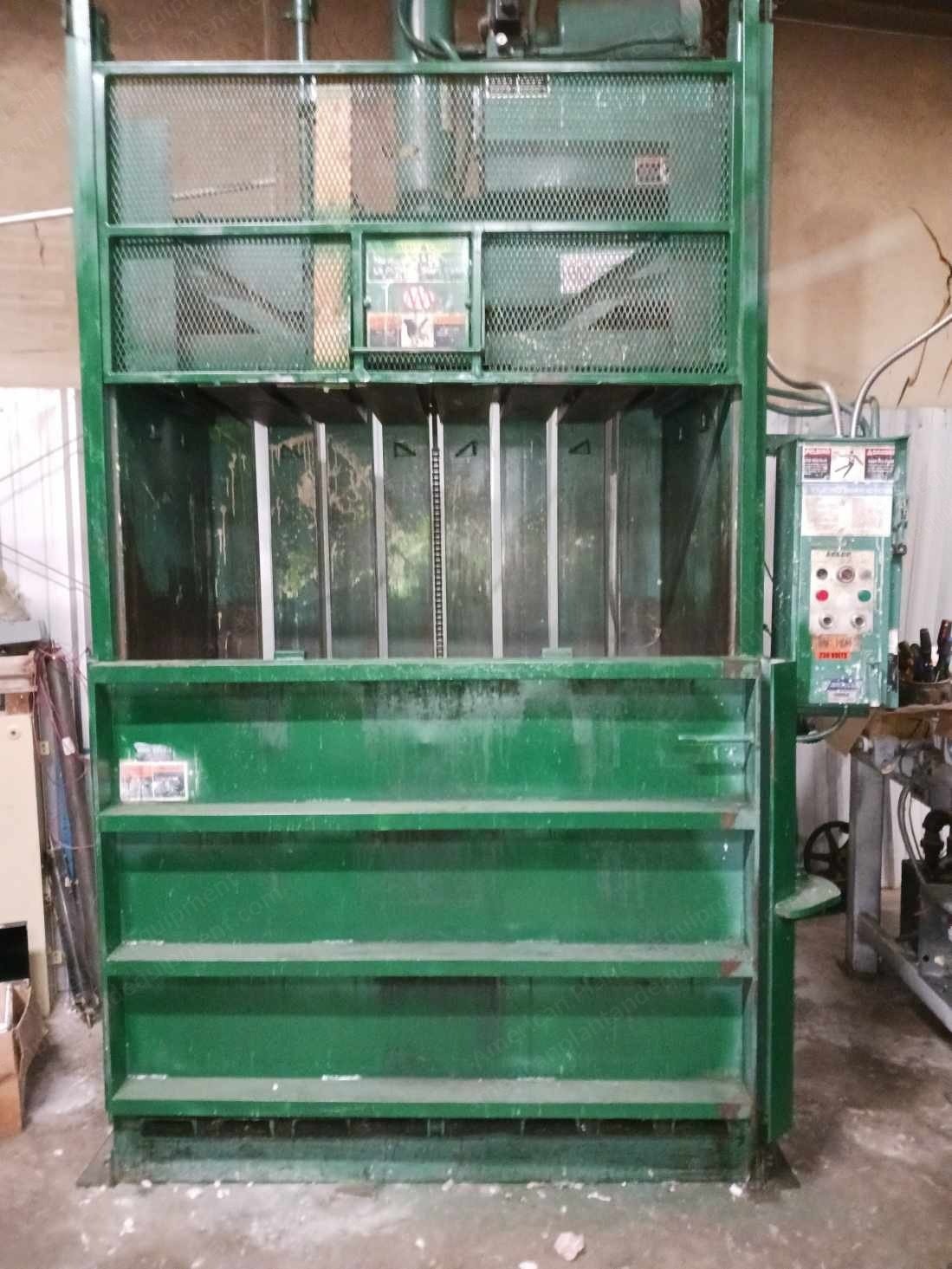 Selco, Vertical Baler, 10 hp, 3-Phase, 240 V, Cylinder Repacked
