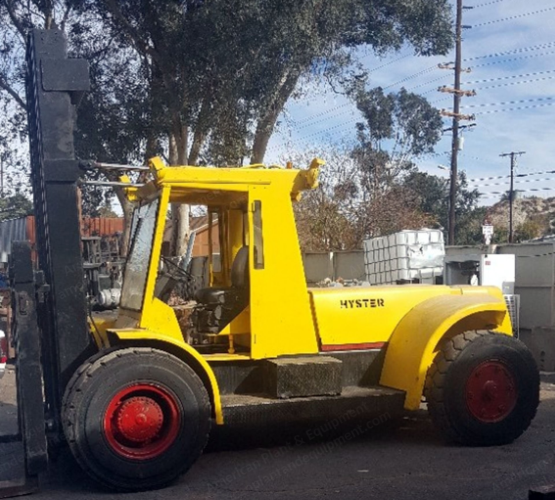 Hyster, 1989, 36,000 lbs Capacity, Solid Tires Forklift