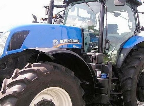 New Holland, T7.260, Tractor, 180HP, 1100 lbs Rear Weights, 10 Front Weights, 4 Remotes